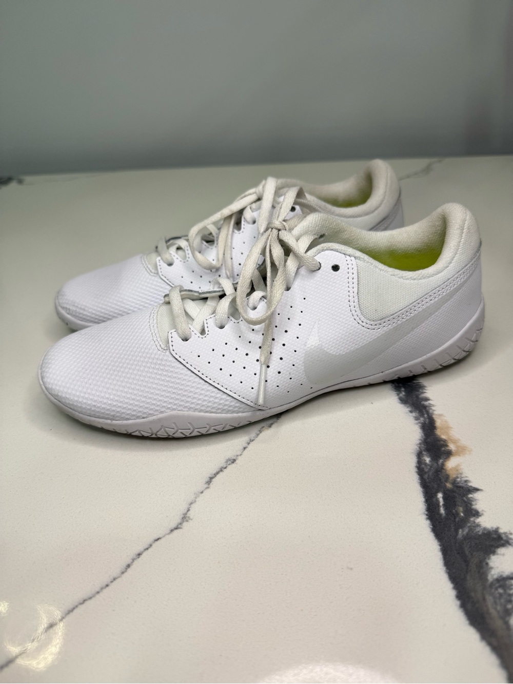Nike Women's Sideline IV Cheerleading Shoes - White/Pure Platinum Size 6.5